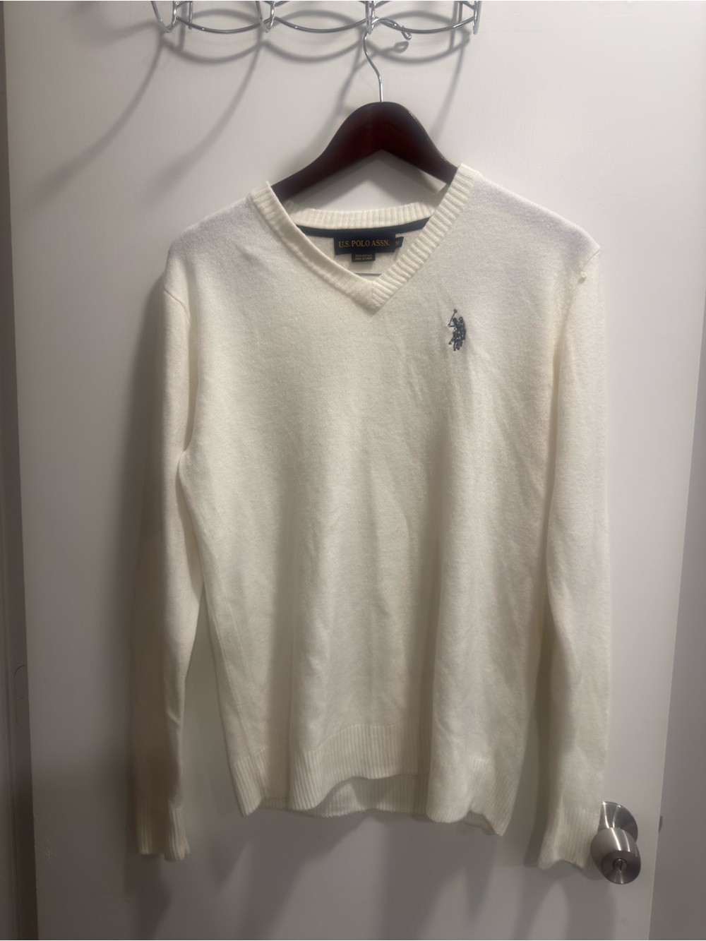 U.S. Polo Assn. Men's Cream White V-Neck Knit Sweater Pullover Sz Medium